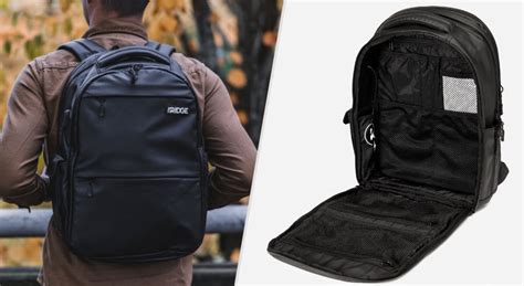 best clamshell backpack for traveling.